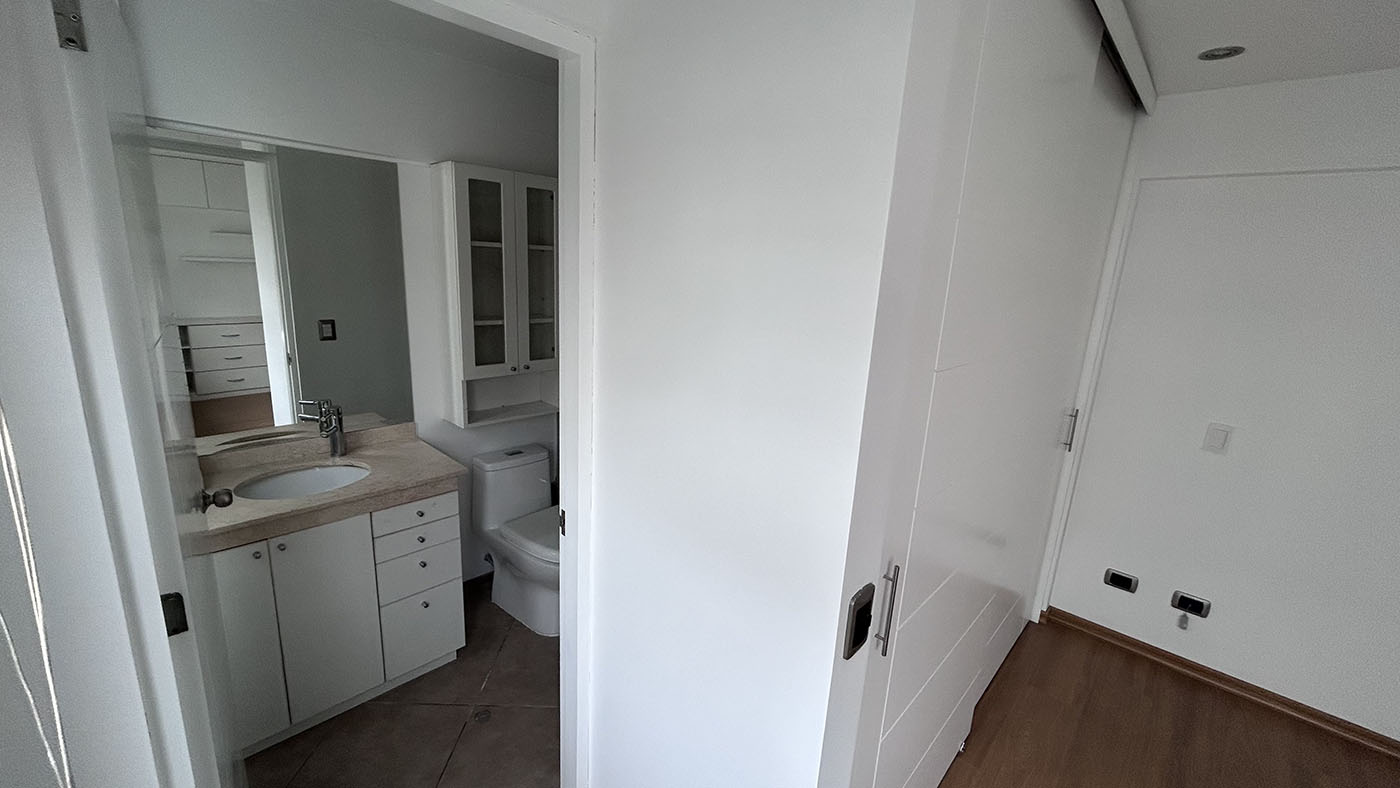 Baño dormitorio principal 02